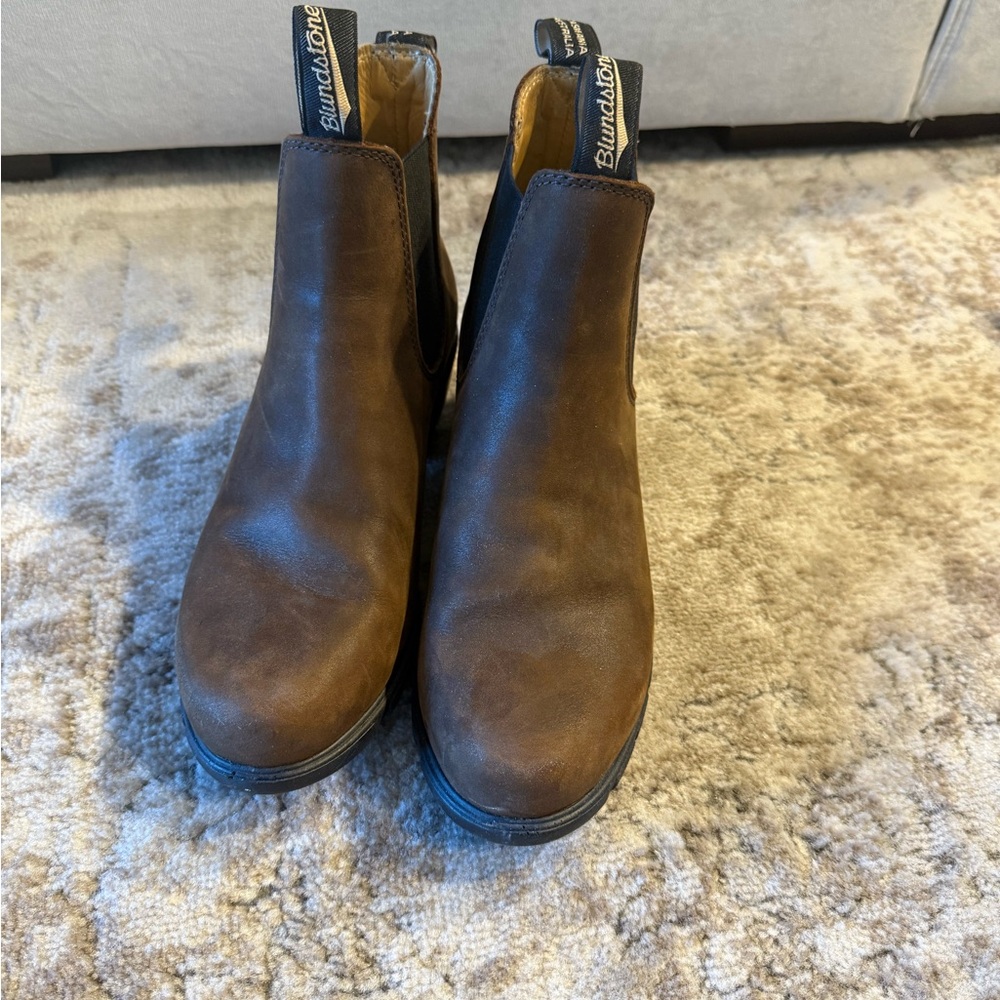 Blundstone Brown Leather Boots - Heeled US 10.5